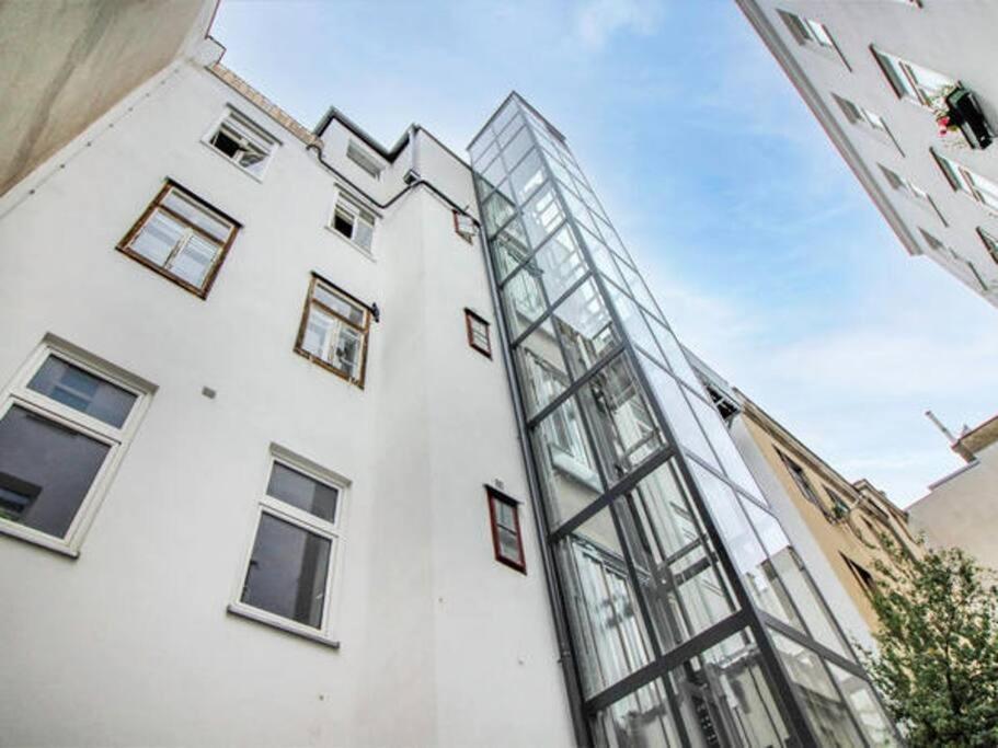 Luxury 2-Floor Rooftop Apartment With Terrace In The City Center Vienna Exterior photo